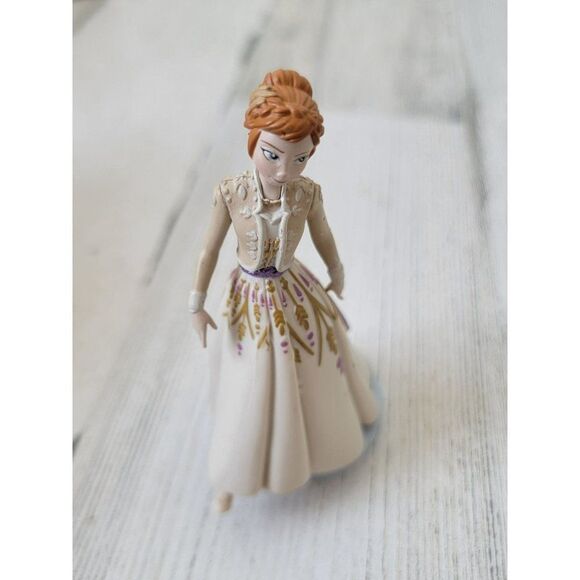 Frozen anna beige gown dress Disney Pixar toy figure - Picture 1 of 6